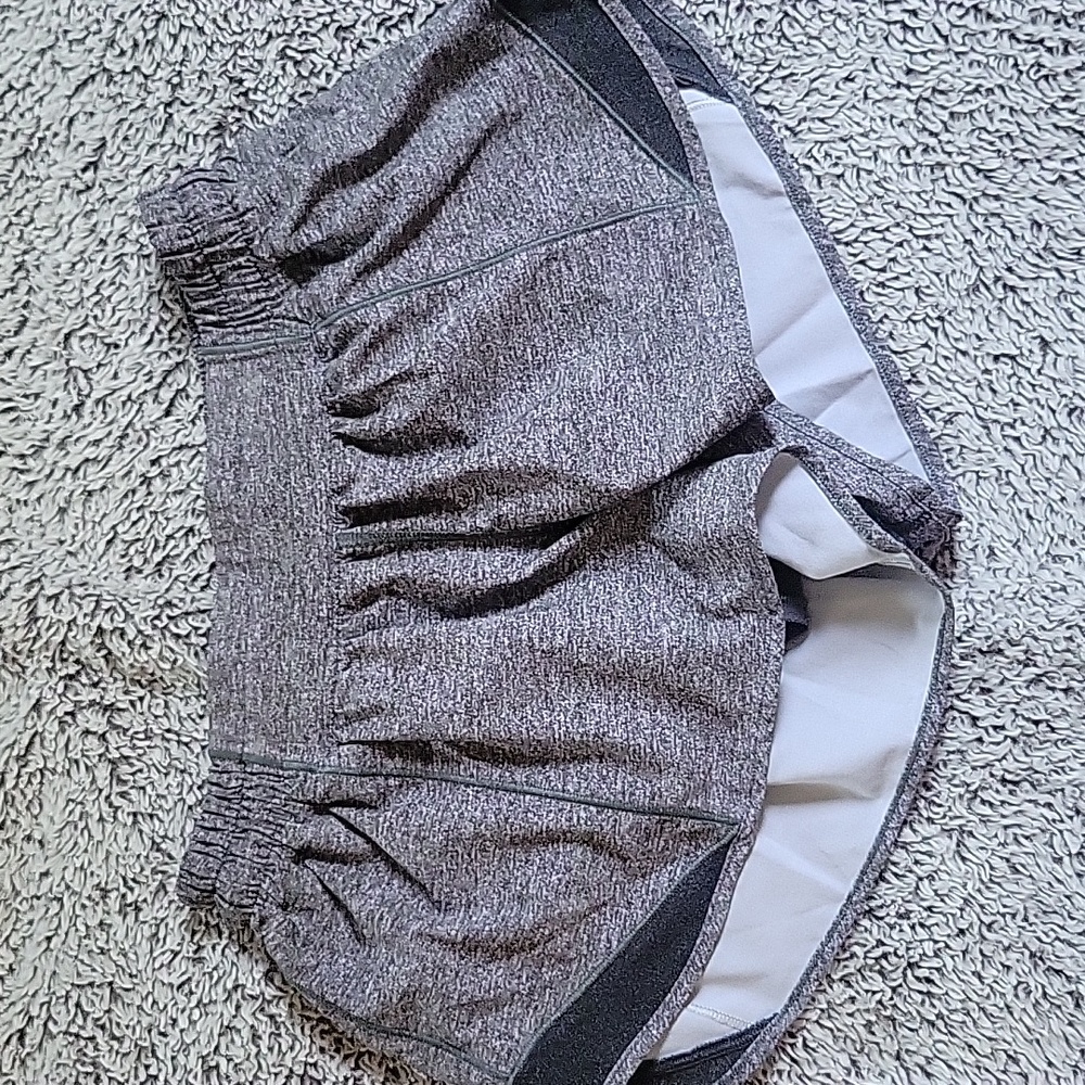 Lululemon grey hotty hot shorts 2.5